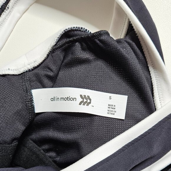 All In Motion™ Women's Everyday Soft Light Support V-Neck Cropped Sports Bra S - Picture 3 of 8